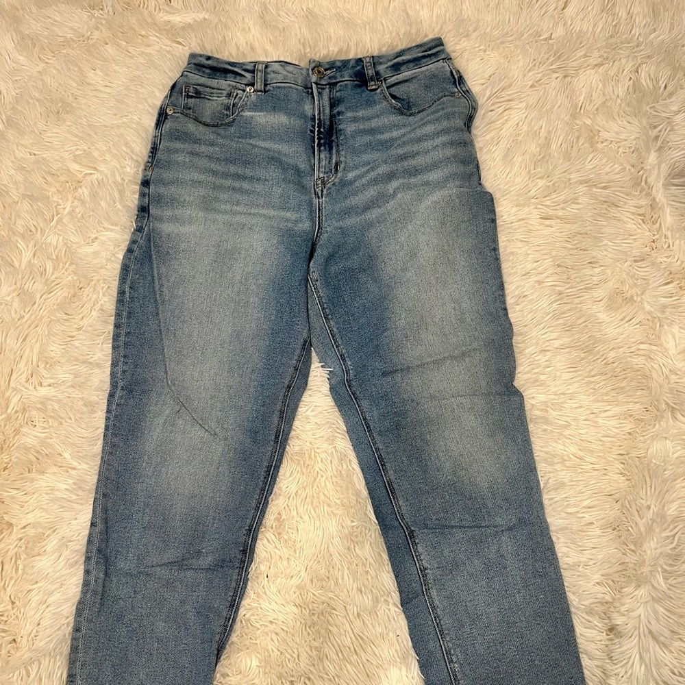 American Eagle high waisted curvy mom jeans